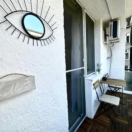 Apartment Chic *