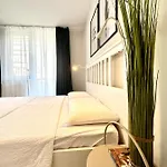 Apartment Chic